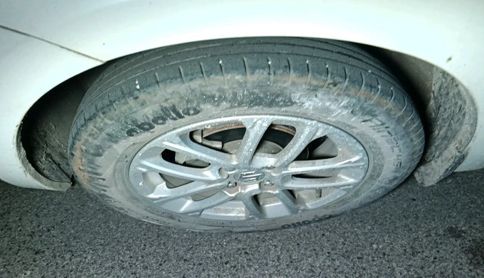 2018 Maruti Swift ZXI, Petrol, Manual, 31,997 km, tyre