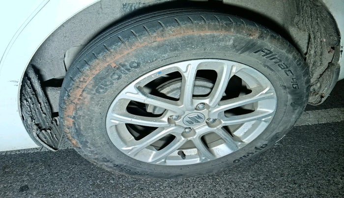 2018 Maruti Swift ZXI, Petrol, Manual, 31,997 km, tyre