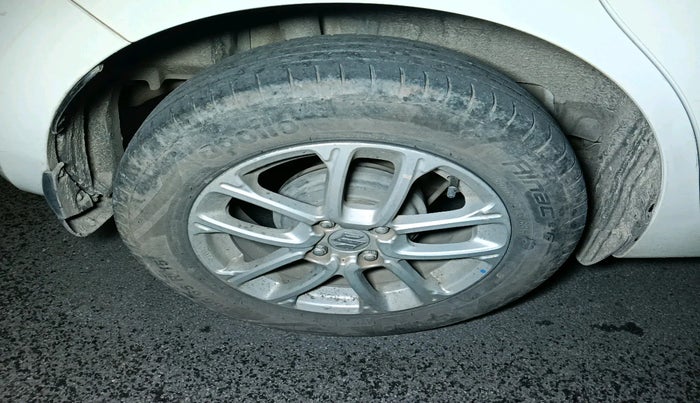 2018 Maruti Swift ZXI, Petrol, Manual, 31,997 km, tyre