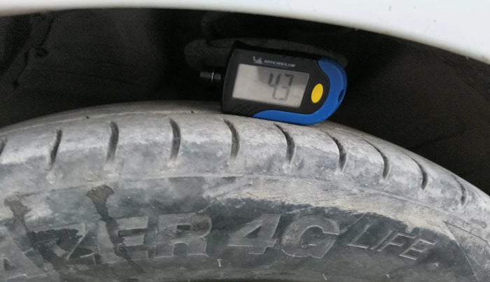 2015 Maruti Celerio ZXI, Petrol, Manual, 79,754 km, tyre