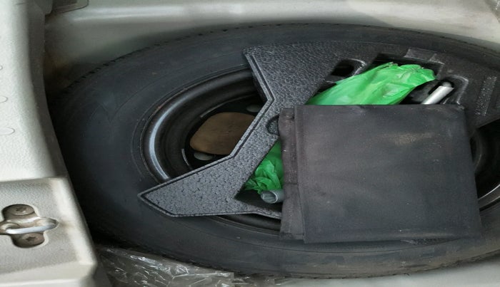 2015 Maruti Celerio ZXI, Petrol, Manual, 79,754 km, tyre