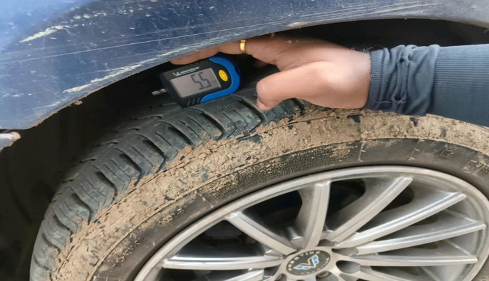 2018 Maruti Ciaz SIGMA 1.5 SHVS MT  PETROL, Petrol, Manual, 81,813 km, tyre