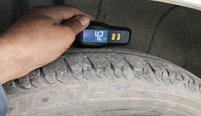 2022 Maruti Ertiga VXI CNG, Petrol, Manual, 59,848 km, tyre