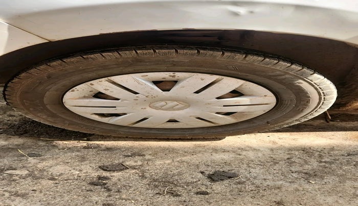 2017 Maruti Alto 800 LXI, Petrol, Manual, 1,77,591 km, tyre