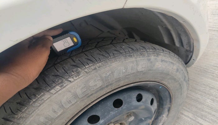 2016 Maruti Swift VXI, Petrol, Manual, 1,50,586 km, tyre