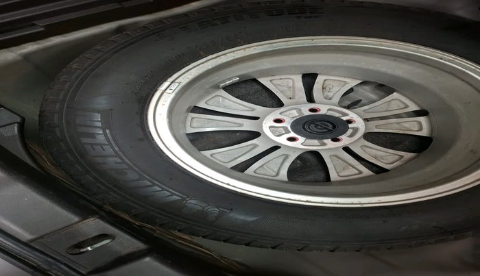 2016 Honda CRV 2.0L I-VTEC 2WD AT, Petrol, Automatic, 1,51,309 km, tyre