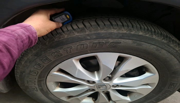 2016 Honda CRV 2.0L I-VTEC 2WD AT, Petrol, Automatic, 1,51,309 km, tyre