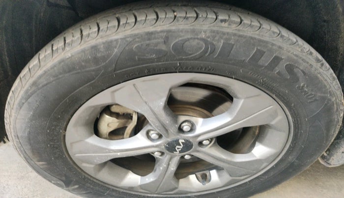 2021 KIA SELTOS HTK PLUS 1.5, Petrol, Manual, 30,580 km, tyre