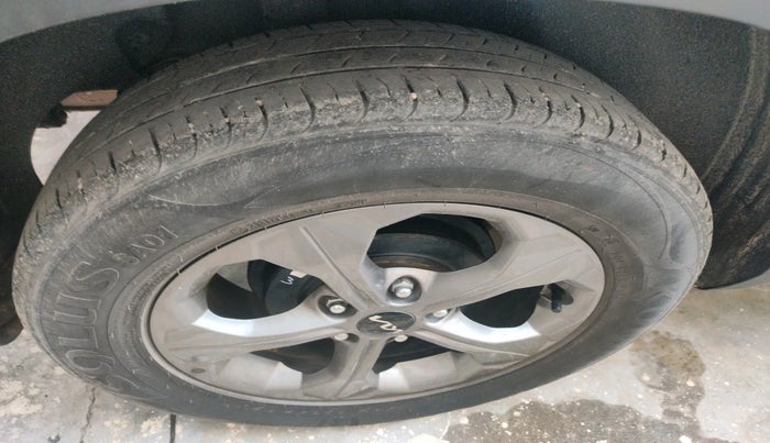 2021 KIA SELTOS HTK PLUS 1.5, Petrol, Manual, 30,580 km, tyre