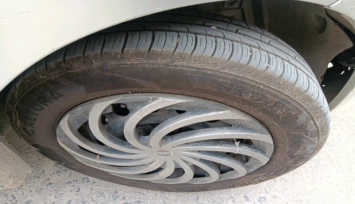 2013 Maruti Ertiga VDI, Diesel, Manual, 1,23,677 km, tyre