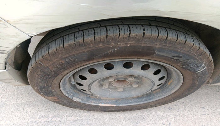 2013 Maruti Ertiga VDI, Diesel, Manual, 1,23,677 km, tyre