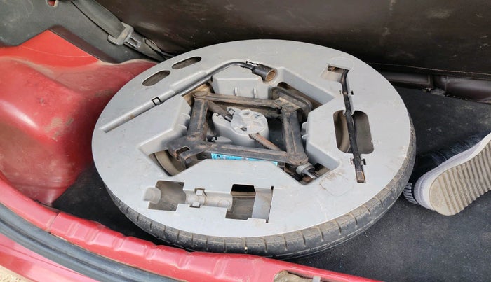 2016 Hyundai Eon ERA + LPG, Petrol, Manual, 97,082 km, tyre