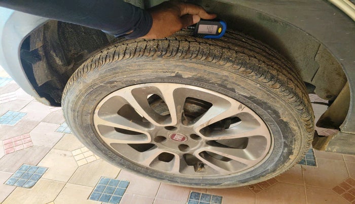 2016 Fiat Avventura EMOTION MULTIJET 1.3, Diesel, Manual, 1,62,500 km, tyre