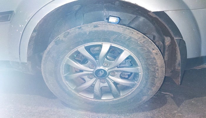 2015 Mahindra XUV500 W8, Diesel, Manual, 1,38,000 km, tyre