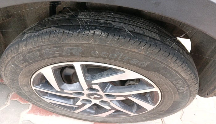 2023 Mahindra XUV300 W8 (O) 1.2 PETROL, Petrol, Manual, 39,091 km, tyre