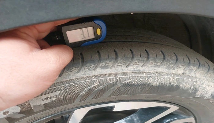 2022 KIA CARENS PRESTIGE PLUS 1.5 DIESEL 7 STR, Diesel, Manual, 92,430 km, tyre