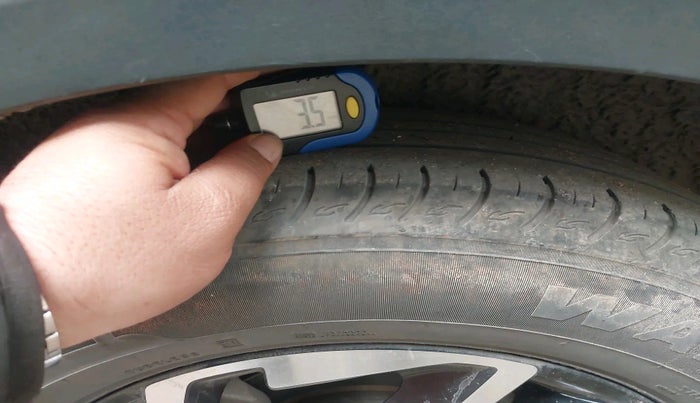 2022 KIA CARENS PRESTIGE PLUS 1.5 DIESEL 7 STR, Diesel, Manual, 92,430 km, tyre