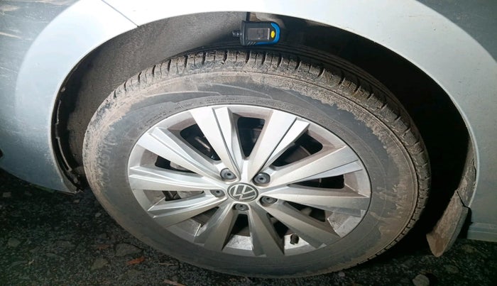 2023 Volkswagen VIRTUS HIGHLINE TSI 1.0 MT, Petrol, Manual, 35,421 km, tyre