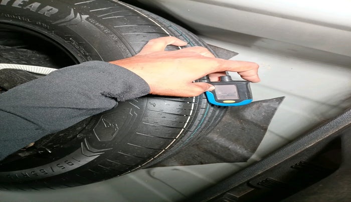 2023 Volkswagen VIRTUS HIGHLINE TSI 1.0 MT, Petrol, Manual, 35,421 km, tyre