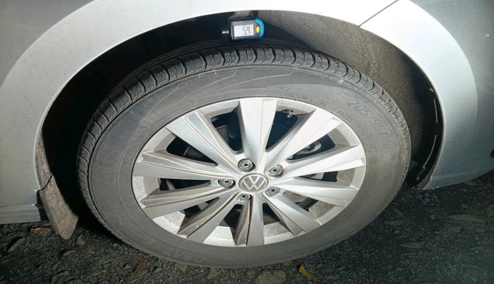 2023 Volkswagen VIRTUS HIGHLINE TSI 1.0 MT, Petrol, Manual, 35,421 km, tyre