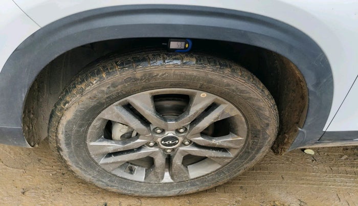 2022 KIA SELTOS HTX 1.5 PETROL, Petrol, Manual, 23,328 km, tyre