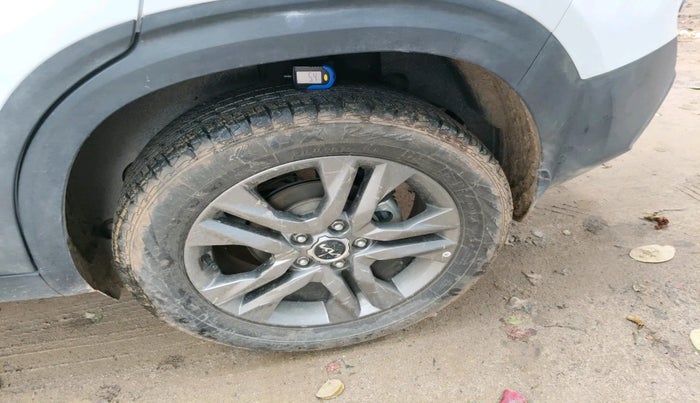 2022 KIA SELTOS HTX 1.5 PETROL, Petrol, Manual, 23,328 km, tyre