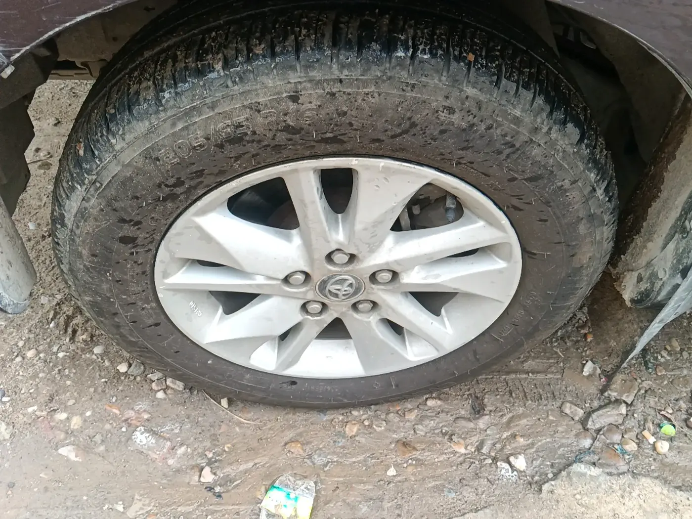 2016 Toyota Innova Crysta 2.8 GX AT 7 STR, Diesel, Automatic, 1,84,533 km, tyre