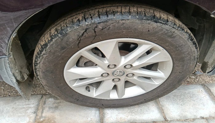 2016 Toyota Innova Crysta 2.8 GX AT 7 STR, Diesel, Automatic, 1,84,533 km, tyre