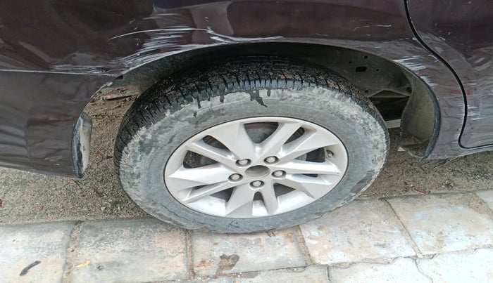 2016 Toyota Innova Crysta 2.8 GX AT 7 STR, Diesel, Automatic, 1,84,533 km, tyre