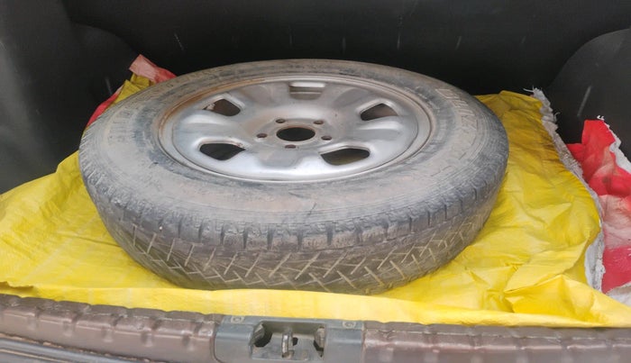 2014 Renault Duster 85 PS RXE DIESEL, Diesel, Manual, 1,03,041 km, tyre