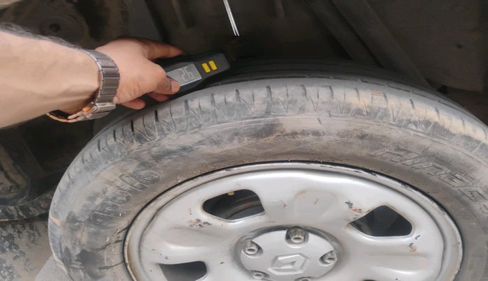 2014 Renault Duster 85 PS RXE DIESEL, Diesel, Manual, 1,03,041 km, tyre