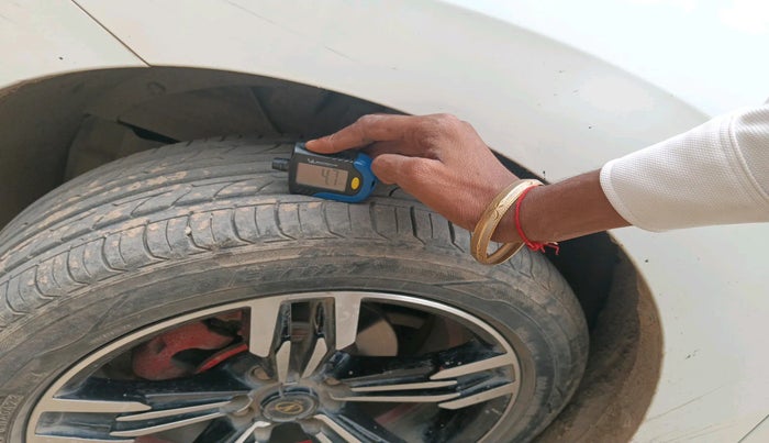 2023 Maruti Baleno SIGMA PETROL 1.2, Petrol, Manual, 42,964 km, tyre