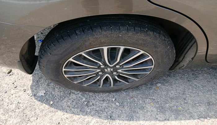 2022 Maruti Dzire ZXI Plus AMT, Petrol, Automatic, 31,114 km, tyre