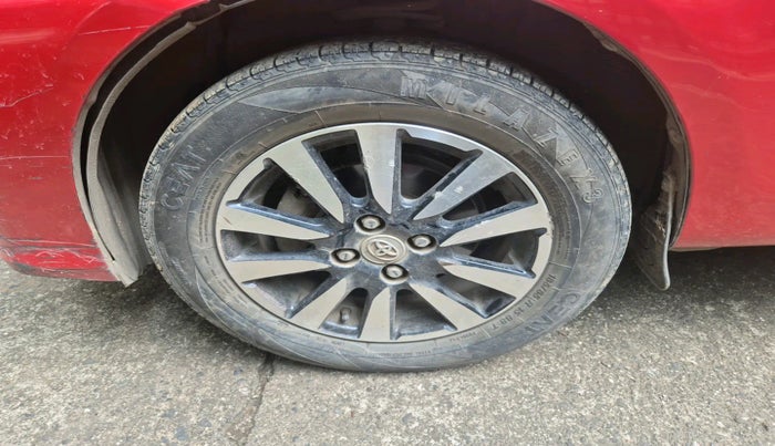 2017 Toyota Etios Liva V, Petrol, Manual, 78,280 km, tyre