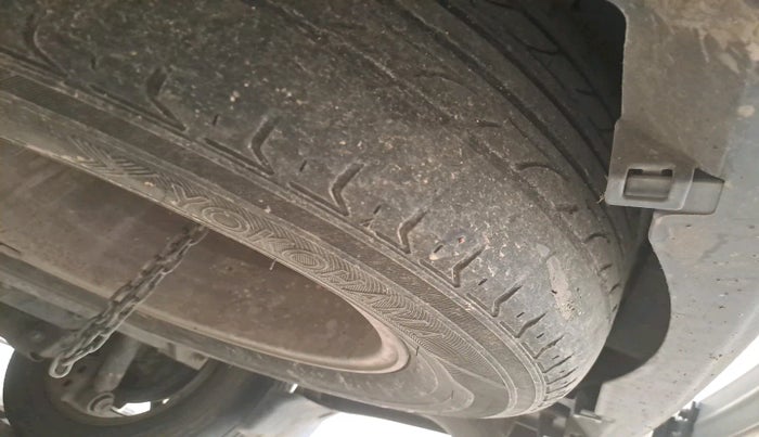 2019 Toyota Innova Crysta 2.8 GX AT 7 STR, Diesel, Automatic, 1,04,501 km, tyre