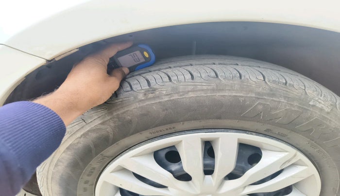 2013 Maruti Swift VXI, Petrol, Manual, 1,29,001 km, tyre