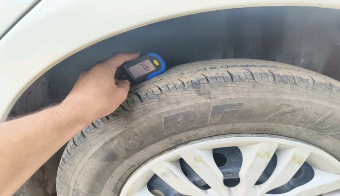 2013 Maruti Swift VXI, Petrol, Manual, 1,29,001 km, tyre