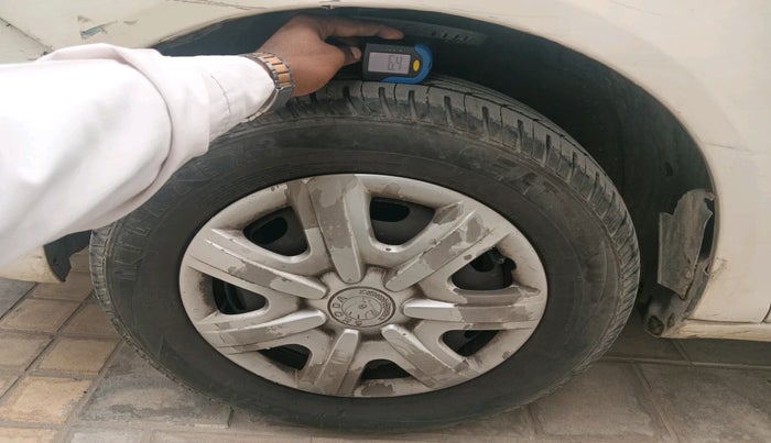 2011 Skoda Fabia ACTIVE 1.2 MPI, Petrol, Manual, 1,41,405 km, tyre