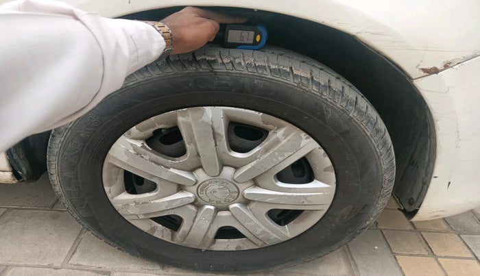 2011 Skoda Fabia ACTIVE 1.2 MPI, Petrol, Manual, 1,41,405 km, tyre