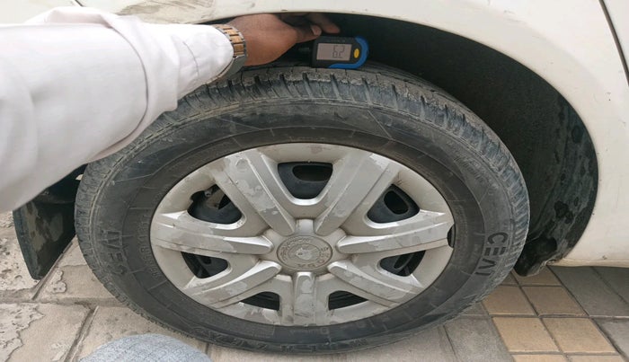 2011 Skoda Fabia ACTIVE 1.2 MPI, Petrol, Manual, 1,41,405 km, tyre