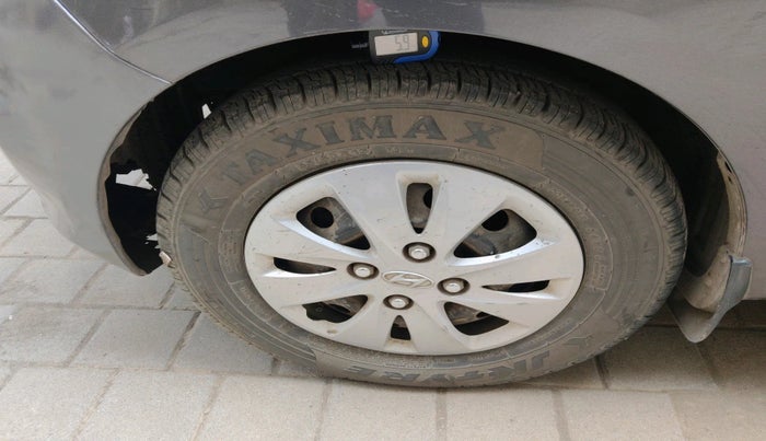 2011 Hyundai i10 SPORTZ 1.2 AT, Petrol, Automatic, 2,71,319 km, tyre