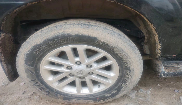 2014 Toyota Fortuner 3.0 4X2 MT, Diesel, Manual, 1,33,720 km, tyre