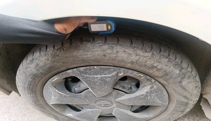 2022 Tata Tiago XT (O) PETROL, Petrol, Manual, 39,567 km, tyre