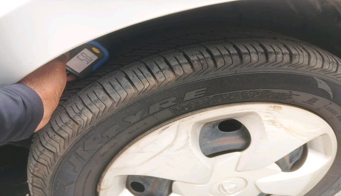 2017 Tata Tiago XT (O) PETROL, Petrol, Manual, 66,699 km, tyre