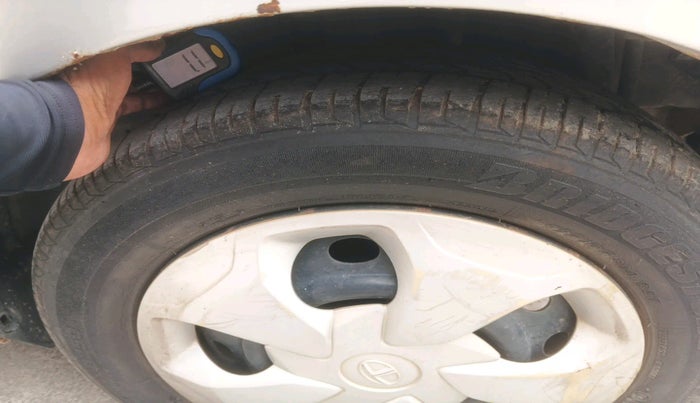 2017 Tata Tiago XT (O) PETROL, Petrol, Manual, 66,699 km, tyre