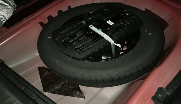 2022 Skoda SLAVIA ACTIVE 1.0L TSI MT, Petrol, Manual, 14,388 km, tyre