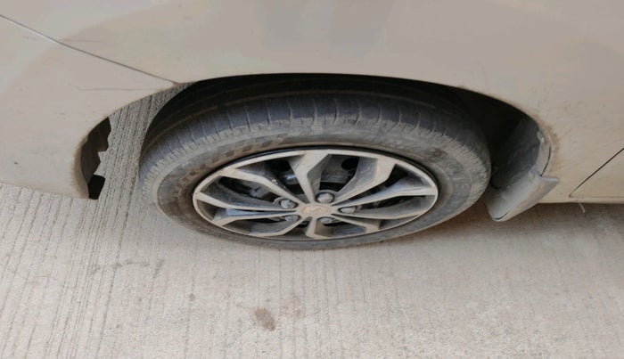 2017 Maruti Wagon R 1.0 VXI AMT, Petrol, Automatic, 73,060 km, tyre