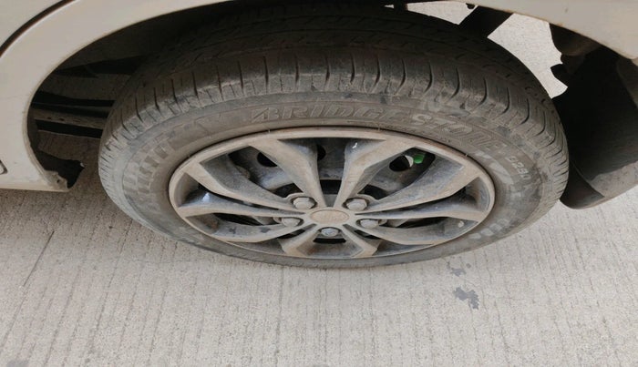 2017 Maruti Wagon R 1.0 VXI AMT, Petrol, Automatic, 73,060 km, tyre