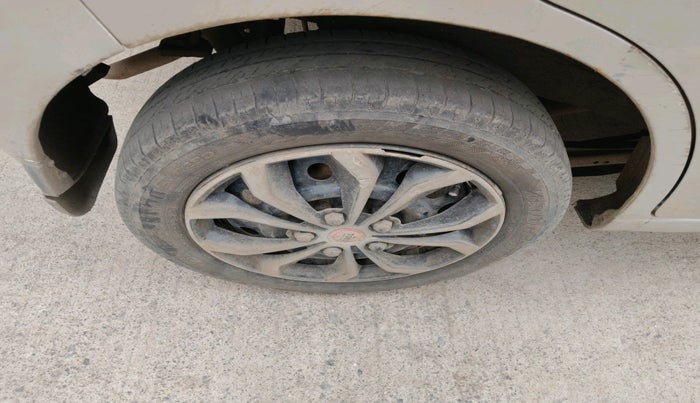 2017 Maruti Wagon R 1.0 VXI AMT, Petrol, Automatic, 73,060 km, tyre