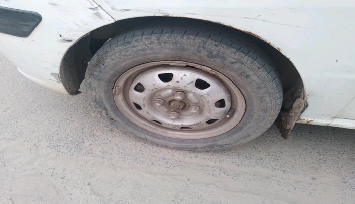 2010 Hyundai Santro Xing GLS, Petrol, Manual, 1,95,603 km, tyre